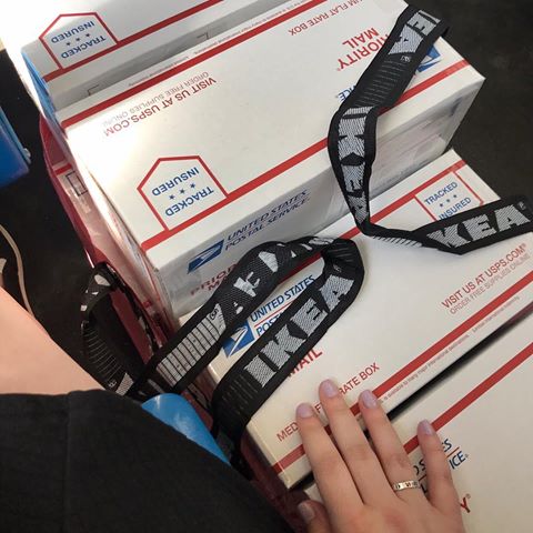 There’s something so satisfying about bringing a huge amount of #PoshPackages to the post office, what’s not so satisfying is trying to gracefully get them onto a city bus (not to mention the stack of three more large boxes I had to tie up with string in order to carry them) 🖤
.
.
.
.
. 
#theycallmelabel #lifestyle #instastyle #beauty #follow #fashionaddict #bloggerstyle #love #labels #streetstyle #instagram #ootd #girlboss #designer #fashion #stylish #fashionable #makeup #outfitoftheday #style #shopping #accessories #travel #photooftheday #fashionista #clothing #poshmark #ad #poshaffiliate