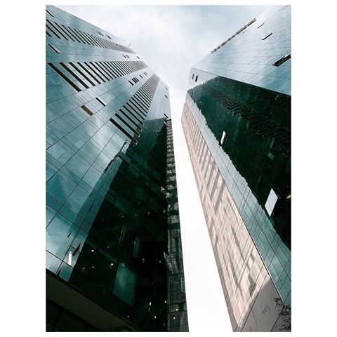 Microcentro. #argentina🇦🇷 #torrebellini #skyscraper #architecturephotography #architecture #architecture_hunter #design