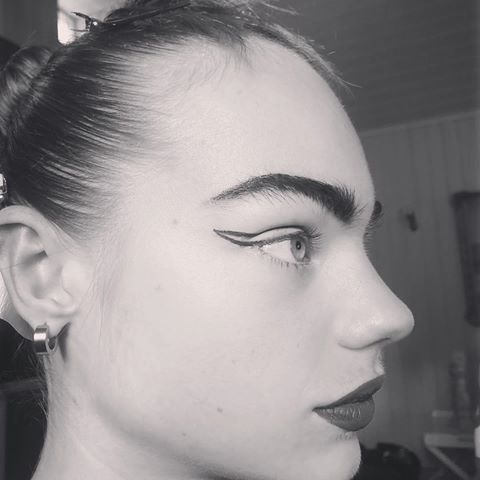 @estellaboersma 👋 #eyeliner #details