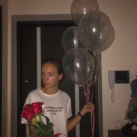 Always in my head 
#roses #rose #night #russia #hot #slime #like #follow #like4like #followme #розы #роза #ночь #россия #жарко #слайм #лайк #подписка #лайкзалайк #подпишись