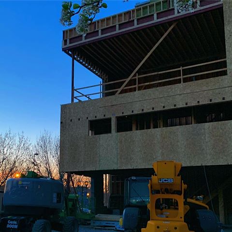 Couldn’t resist a twilight site visit when calm had returned and the recharge had just begun for another day of work.  #constructionlife #build #makersgonnamake
