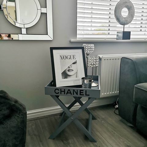 Sundays 🌦️
.
.
I'm glad the rain finally stopped last night!! Not a very productive weekend.. Although I did buy some new hurricane candles today from the range 😁
.
.
Son is in bed.. So time to clean the kitchen then the house is finally clean 🙌
.
.
My beautiful chanel inspired table is from the one and only @bijoux_no.5
✨💎💎💎💎.
. How productive has your day been?
.
.
📸 Realised I am in the mirror 😅📸
.
.
#instahome #actualhomesofinstagram #dailydecordose #homelovers #decorideas #decoracioninteriores #greydecor #interiorstyling #real_houses_of_ig #prints #instahomedecor #hallwaylighting #panelling #stairs #waxmelts #persimmonhomes #firsttimehomebuyer #lovemypersimmonhome #vogue #chanelinspired