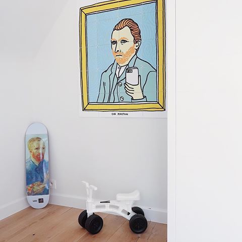 What do you think of this Van Gogh corner I created in Audric’s room? 
@ixxiyourworld designed an Antwerp collection together with several illustrators & photographers. @eva_mouton decided to give some famous artworks a 2019 touch, like this self portrait of Van Gogh.
WIN WIN WIN
I can giveaway an @ixxiyourworld of the Antwerp collection. How can you win?
1. Follow @wdistrict 
2. Follow @ixxiyourworld 
3. Comment on this picture 
Share your favourite Antwerp IXXI in your stories and mention @wdistrict for an extra chance
Good luck!