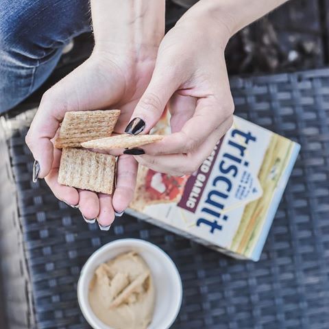 Always looking for a #snack that also tastes delicious and is #quickandeasy ! #ad I tried the @triscuit Roasted Garlic flavors crackers and WOW! This wholesome snack doesn’t even taste 100% whole grain. it is packed with a great flavor punch that will satisfy the tastebuds of all ages. The best part is that your kiddos can enjoy them and you can remain guilt free. This snack is Non-GMO Project verified and does not contain any artificial flavors or colors. Of course, I like my #TRISCUITMyWay by spreading a little hummus on top or maybe a spread. Pop a box in the cart next time you are at @KrogerCo . I know I will!⠀
#TRISCUITatKroger