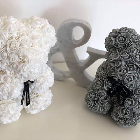 💕💎 limited stock on our small forever rose bears! 20cm tall £20 each  white, grey or pink available
Large white forever rose bear £40, 40cm high 💎💕 .
.
.
.
.
.
.
#interiordesign  #homeaccessories  #preservedroses  #dressingtablegoals  #accessories  #foreverrosebears #foreverrose #rosebears #rose #cutebear #homeaccessory #interior #home #house #design #beautifulhome