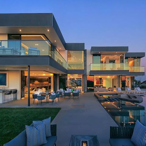 Offered at $15,995,000 USD, this newly built modern gem in Los Angeles overlooks the Pacific Ocean and The Getty Center with jetliner views. Completed in 2019, this property in prime Bel Air is the perfect combination of innovative design and timeless sophistication. Marketed by real estate agent @damoons82⁣
•⁣⁣⁣⁣⁣⁣⁣⁣⁣⁣⁣⁣⁣⁣
•⁣⁣⁣⁣⁣⁣⁣⁣⁣⁣⁣⁣⁣⁣
•⁣⁣⁣⁣⁣⁣⁣⁣⁣⁣⁣⁣⁣⁣
Situated on a half acre lot, this 11,695 Sq.ft property boasts a total of 7 bedrooms and 9 bathrooms. Beyond the homes gated, 21-foot double height entry, a light-filled open floor plan is replete with spacious living spaces and Fleetwood sliding doors that blur the line between in and out. Estimated mortgage at $77,800 USD per month. ⁣⁣⁣⁣⁣
•⁣⁣⁣⁣⁣⁣⁣⁣⁣⁣⁣⁣⁣⁣
•⁣⁣⁣⁣⁣⁣⁣⁣⁣⁣⁣⁣⁣⁣
•⁣⁣⁣⁣⁣⁣⁣⁣⁣⁣⁣⁣⁣⁣
Inside, some of the amenities include an elevator, a 430-bottle wine cellar, a soaring great room, movie theatre, bars, 5-car auto gallery and a luxurious master suite with lounge that provides city-to-ocean views. Outdoor amenities include a 66-foot infinity edge pool and spa, a sprawling lawn with weeping waterfall and an outdoor kitchen. Contact ⁣⁣⁣⁣real estate agent @damoons82 to request more info. ⁣
•⁣⁣⁣⁣⁣⁣⁣⁣⁣⁣⁣⁣⁣⁣
•⁣⁣⁣⁣⁣⁣⁣⁣⁣⁣⁣⁣⁣⁣
•⁣⁣⁣⁣⁣⁣⁣⁣⁣⁣⁣⁣⁣⁣
⁣Listed by: @damoons82⁣
Price: $15,995,000 USD⁣
Location:  Los Angeles, California 🇺🇸⁣⁣⁣⁣⁣
•⁣⁣⁣⁣⁣⁣⁣⁣⁣⁣⁣⁣⁣⁣
•⁣⁣⁣⁣⁣⁣⁣⁣⁣⁣⁣⁣⁣⁣
#contemporarydesign #interiorarchitecture #modernliving #mortgage #casas #interior_and_living #justlisted #houseoftheday #infinitypool #milliondollarhome #luxuryrealtor #dreamhomes #listing #housegoals #cozyhome #homeinspiration #homedetails #interior_and_living #beautifulhomes ⁣