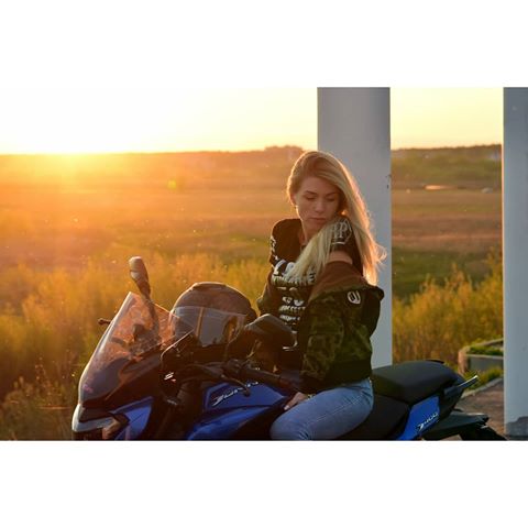 Фотосессия для родни💖
#портрет
#природа
#закат
#инстаграм
#девушка
#пейзаж
#мотоцикл
#bike
#семья
#family
#sister
#love
#friends
#friendsforever
#always
#sunset
#girls #girl
#boy
#usa
#russia
#foto
#россия
#США
#москва
#moscow