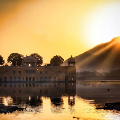 Testing waters in the setting Sun! #CapturedOnCanon by @bliss_in_clicks in Jaipur, India.
Show us how you would #HoldOnToHeritage.
Camera: Canon EOS 1200D
F-Stop: f/8
Exposure Time: 1/800 sec
ISO Speed: ISO-250
#Photography #Heritage #HeritagePhotography #Jaipur #JaipurDiaries  #CanonEdge