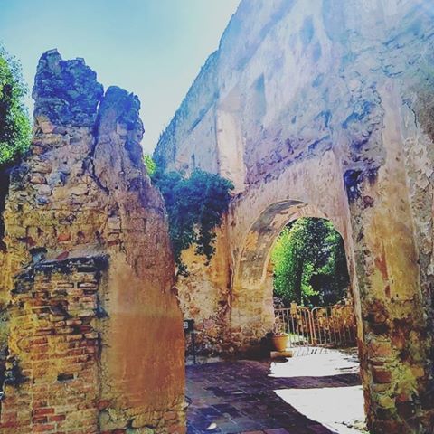 #nature #sky #rock #historicsite #ruins #ancienthistory #wall #arch #tree #architecture #tourism #history #mountain #nationalpark #sunlight #landscape #building #formation #archaeologicalsite #cloud #plant #shadow #vacation #house #world #touristattraction #garden