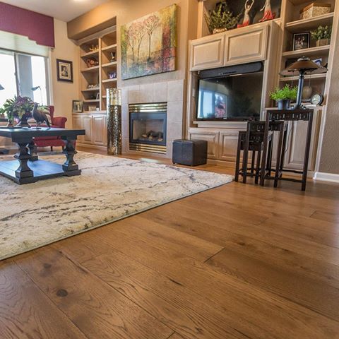 Wide plank Hickory Pilsner from @johnson_hardwood in most of this home and Smart Strand carpet from @mohawkflooring in the master and guest bedrooms. Removed old carpet, tile, and 3” narrow hardwood to achieve another incredible transformation. Give us a call or come by the showroom to see our selection and schedule your Free in-home Design Consultation and Quote. And there is never any pressure. 
#hardwoodfloors #carpet #laminateflooring #lvpflooring #waterproofflooring #arearugs #shoplocal #freeestimates #lincolnca #rocklinca #rosevilleca #granitebayca