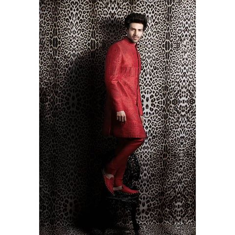 Heartthrob of the Nation - @kartikaaryan
Dressed in an intricately embroidered, crimson sherwani for the April cover story of  @thepeacockmagazine_ | Read the complete issue on www.thepeacockmagazine.com |
Clothing - @falgunishanepeacockindia 
@falgunipeacock @shanepeacock 
Photographer - @avigowariker 
Jewellery - @azotiique 
Hair - @milankepchaki
Make-up - @vickysalvi22 
#falgunishanepeacock #kartikaaryan falgunipeacock #shanepeacock  #thepeacockmagazine #bollywood #bollywoodactor #fashion #mensfashion #menstyle #menscouture #coverstory