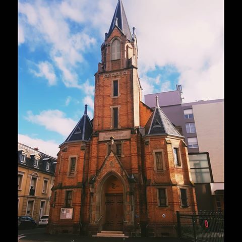 {Tirons notre courage de notre désespoir même} Sénéque 💒☀ 💙
.
.
.
.
.
.
.
.
.
.
.
.
.
.
.
.
.
.
.
.
.
.
.
#bluesky #landscapes #church #sunday #morning #sky #france #instagood #instamoment #instamood #sundaymorning #wakeup #love #loveyourself #happy #lifestyle #picoftheday #photooftheday #photography #architecture #landmark #building #town #medievalarchitecture #cloud #city #facade #cathedral #basilica  #chapel