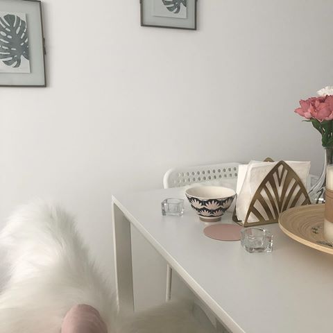 Que je l’aime mon espace salle à manger 💕
•
#pink #white #cocooning #home #homesweethome #mydeco #myhome #inspiration #tendance #style #homedecor #homestyle #homedesig #homedecoration #interiordecor #boho #scandinaviandesign #deco #decoration #decor #bohemian #interiordesign #interior #design #instahome #picoftheday #homeinterior #decoaddict