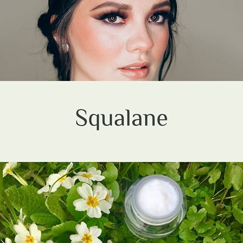 🌱 Squalane: a high and effective emollient, also is a great natural antioxidant. Squalane can be found in rice bran, olives and other plants. The squalane we use in our skincare products come from olives, and it works wonders for your skin. Although is an oil, it does not clog pores, having incredible skin benefits.  Provides superior hydration and its lightweight enough for all skin types. Skin does not feel oily or heavy
.
.
.
What are the benefits for your skin?
.
.
🌱 Luxurious texture and feel
.
🌱 Fights off skin-damaging free radicals and pollution
.
🌱 Controls sebum production
.
🌱 Keeps skin well moisturized and healthy
.
🌱 It has anti-inflammatory properties, helping treat skin conditions such as eczema and acne
.
🌱 Boosts blood circulation, giving a nice and radiant complexion
.
🌱 Promotes collagen production making skin look plumper and firmer, giving an instant glow
.
.
.
.
#planofyouth2018 #glowgoals #glowyskingoals #squalane #oliveoil #skincareingredients #radiantskin #radiance #firmskin #instabeauty #instaskincare #instaskincarecommunity #skintreatments #hydration #skinhydration #healthyskin #beauty #sunday #emollient #luxurious #luxuriousskin #feelthedifference #crueltyfreeskincare #crueltyfree #collagen #collagenproduction #skinaddict #skin #newbrand