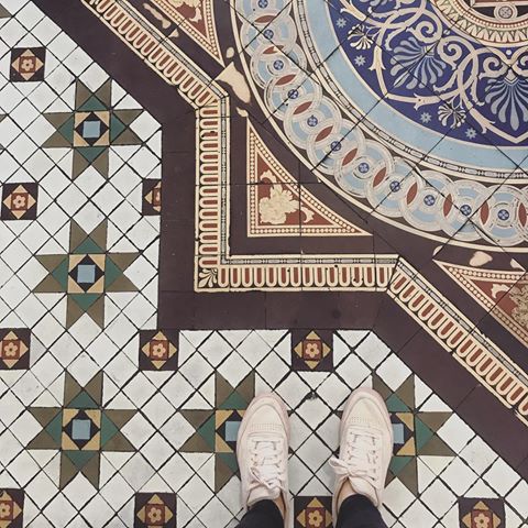 The library floor cheering up my day yesterday 😴📚
.
.
.
.
#interiordesign #interiors #nestandthrive #interiorinspo #interiors123 #apartmenttherapy #interiorboom #mystylishspace #dailydecordetail #myhyggehome #myhomesteal #myhomevibe #interiorblogger #uohome #bohovives