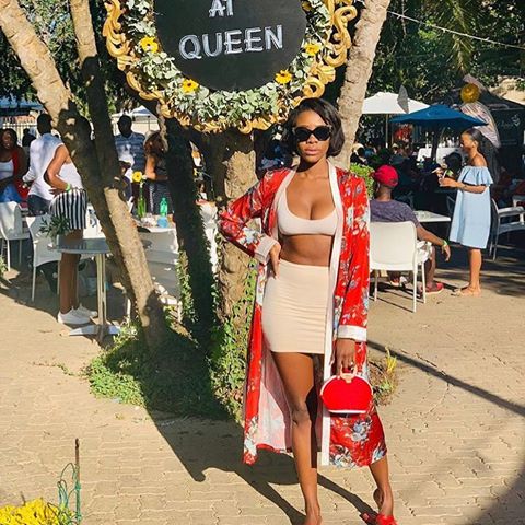 All roads lead to @marketatqueen today
If you love your food and are a sucker for live music and a great vibe, a visit to the once a month market is a definite must! It gets real packed so get there early to avoid disappointment 📷 @_magical_blackgirl_ #WhenInZim