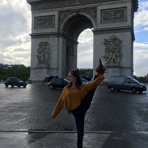 Paris... Tu as mon cœur et ton charme fait de moi une personne heureuse 🌻 •
•
📍 Arc de Triomphe, avenue des Champs-Elysées •
•
#danse #dance #passion #paris #arcdetriomphe #instagram #instapic #instadance #instagood #beauty #tilt #smile #champselysees #ballet #weekend #magnifique #contemporain #contemporary