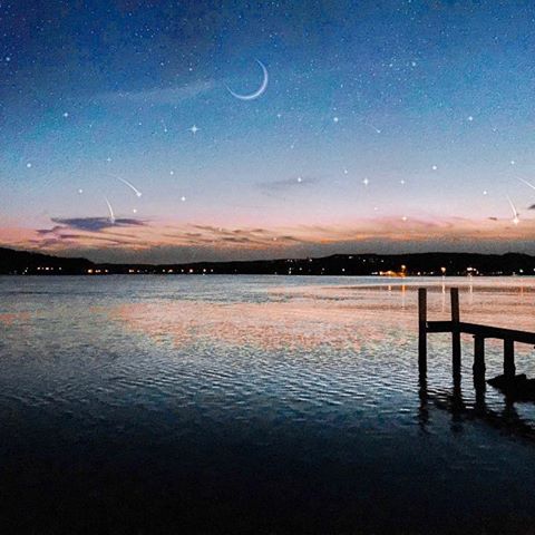 Starry night 🌌 .
.
.
.
#photography #photoshoot #photo #photographer #photooftheday #photoshop #travel #travelphotography #travelblogger #travelgram #travelholic #stars #night #dark #sunset #orange #blue #water #mountains #wharf #effortlyss #lyss #light #shootingstars #saratoga #australia #nsw #sydney #traveltheworld
.
Use #vercation7 to share posts u want us to see!(and you might even get featured!)