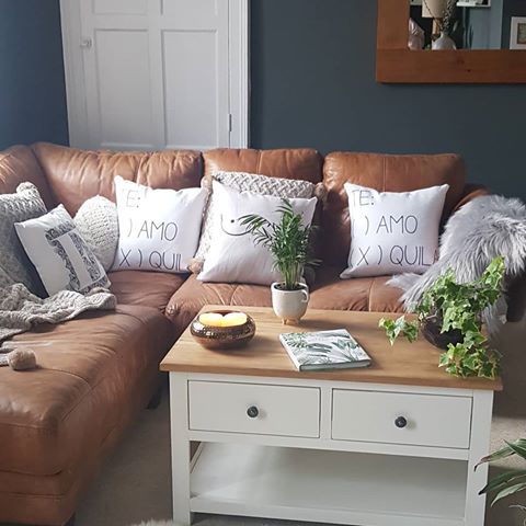 Bit of a late post from me. hope you all had a lovely Saturday. I'm chilling here for ten mins before a walk with my friends and a Sunday lunch. I am going to do spot of furniture painting this afternoon but nervous to begin! I am also v excited about Line of Duty tonight and Game of Thrones tomorrow morning! Total geek!
#interiorinspo #myhometrend #myhomevibe #interiordetails #myhousethismonth #storyofmyhome #instahouse #interiors4all #weeklyinteriorinspo #myseasonalrevamp #interiorlovers #interiors123 #myinteriorvibe #howihaven #simplystyleyourspace 
#Inspotoyourhome #FindItStyleIt #HomeWithRue #HowIHaveny #CurrentDesignSituation #ApartmentTherapy
#HouseEnvy
#HowYouHome #FindItStyleIt
#MakeTimeForDesign #HowWeDwell
#CurrentDesignSituation #SimplyStyleYourSpace 
#InspoToYourHome #Interior_and_Living