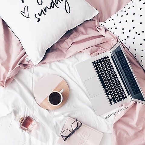 Happy Sunday ☕️ alors aujourd’hui, c’est journée chill ou work ?
📸 : @duni_cheri 
________________________________
#bureau #planner #accessoiresdebureau #coffee #lifestyle #organization #inspiration #girlceo #style #hygge #chic #stationery #office #workspace #flatlay #business #goals #tea #planner #setup #desk #deskgoals #girlboss #entrepreneur #planneraddict #decor #homeoffice #officegoals #ladyboss #blogger #espacedetravail