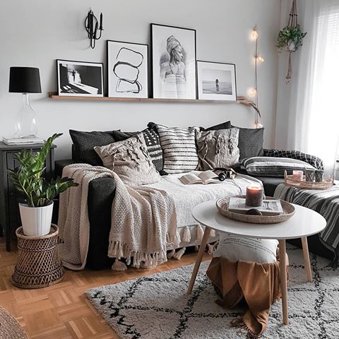 Happy Saturday! We've had such a lovely time here at the cottage. Love the nature and silence 😊 I wish you a cozy evening ❤️
.
.
.
#livingrooms #homedeco #interior4all #homeinspo #bohoinspo #bohemianhome #modernrustic #modernboho #cozyhome #sisustussuunnittelu #apartmenttherapy #interieurstyling #interiorstyle #decorinspo #howyouhome #howwedwell #bohoismyjam #pocketofmyhome #decorlovers