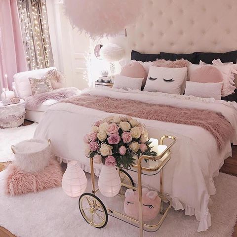 In love 😍 who else likes looking a beautiful bedroom decor? #pinkperfection #bedroomdecor #trendfind