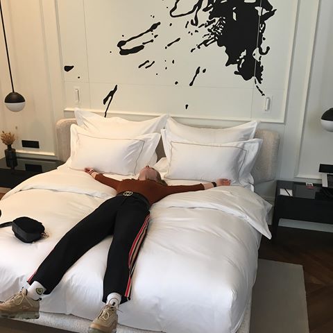 #кровать #черно_белое #перина #ааааа #goodmatress #bedroomdesign