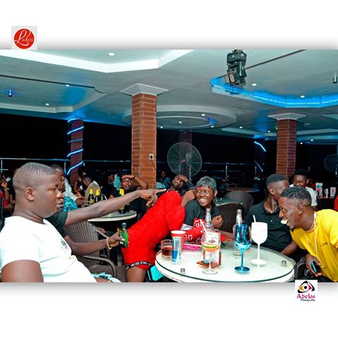 Classic Comedy Club. Join us for another fantastic episode. #lakerspremierlounge  @official_dedos  #lagoscity #clublovers #ebuteikorodu #comedy #adelosphotography #party #lakerscounty #nightclub #luxury #lagosclubs #lagoscity #fun #ebuteikorodu #lagosparty #instagood #socialenvy #play #shopstemdesigns #celebrity #dance @comicafo