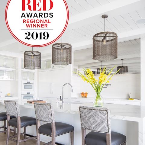 WE DID IT ‼️ Greg + Wendy were honored to accept the @luxemagazine RED Award for our #projectnewportwaterfront kitchen at the awards celebration in Napa last night ✨⁣
⁣
Designed in collaboration with architect @sinclairassociates + builder @pattersoncustomhomes, this modern Newport Beach kitchen blends beauty and functionality with high-gloss white lacquered cabinetry + a spacious marble waterfall island — evidently a winning combination 🙌🏼⁣
⁣
Thank you @luxemagazine for the incredible recognition!!
⁣
// 📷 @ryangarvin⁣
⁣
#beredwithluxe #beredwithskshome #luxeredawardwinner2019